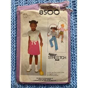 Simplicity sewing pattern  8500 girls tank top pant short
